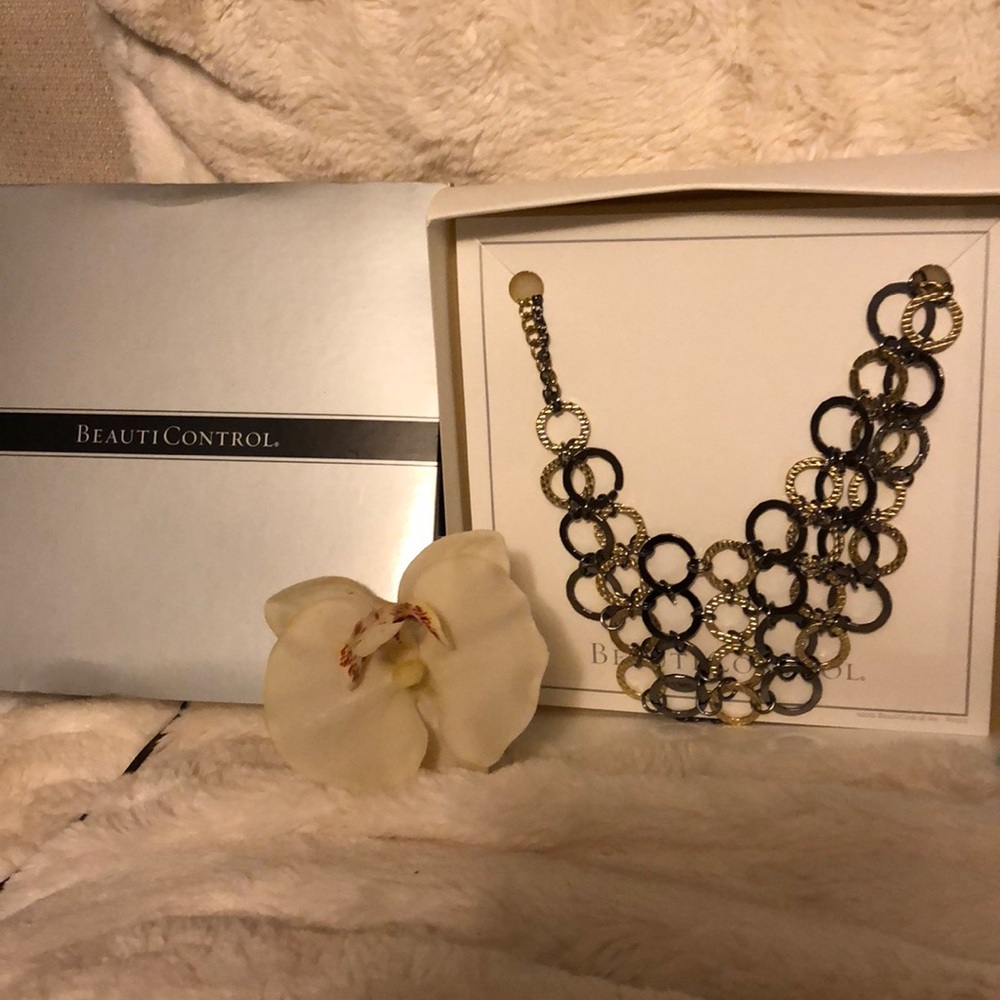 🔥SALE💥Beauticontrol Monaco Necklace
